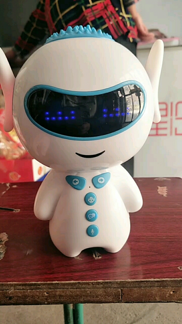小威机器人讲故事啦!