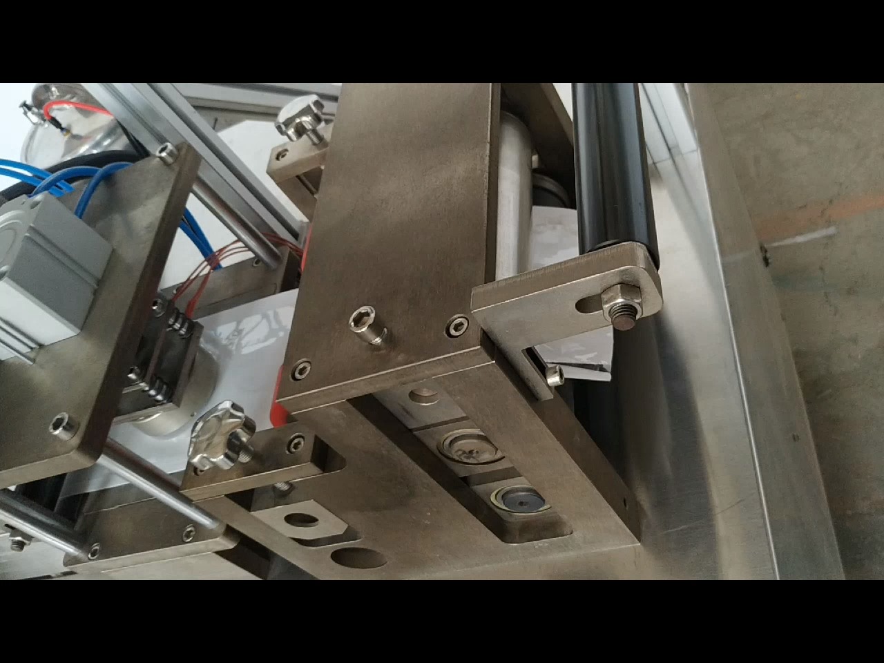 全自动膏药高速机 加防渗圈防渗膜膏药机 滩涂成型一体膏药机