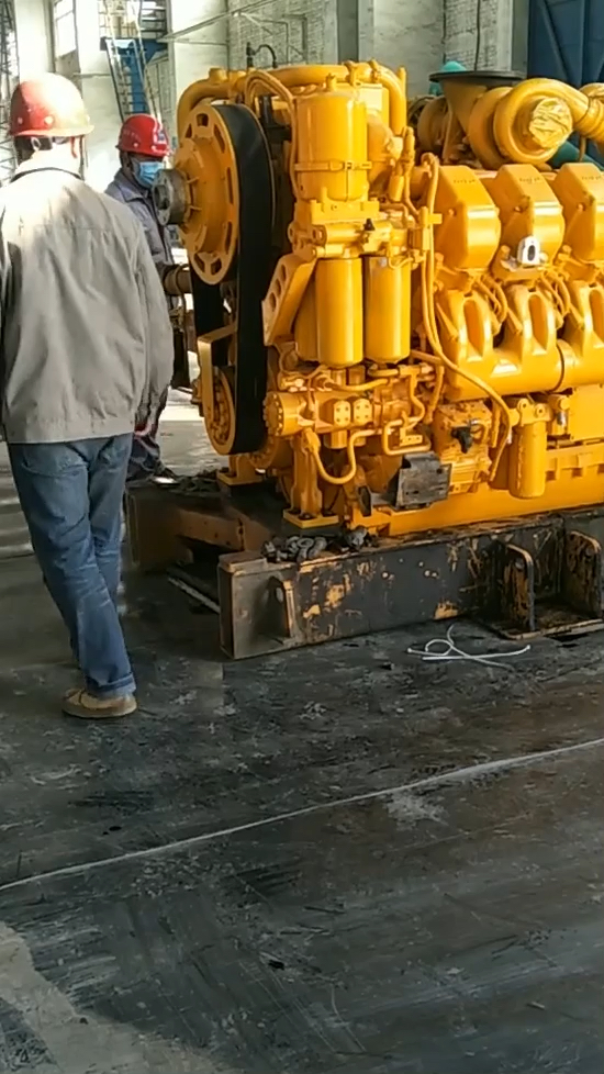 矿山车发动机,16缸的油老虎,1600马力,巨无霸的心脏!