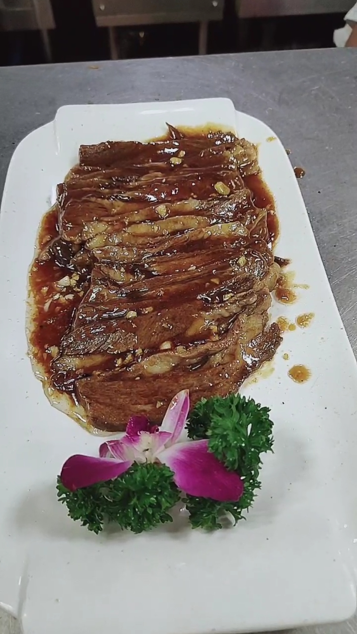 风味人间#18岁小厨师拿手菜扒羊肉条,800赞没问题吧.