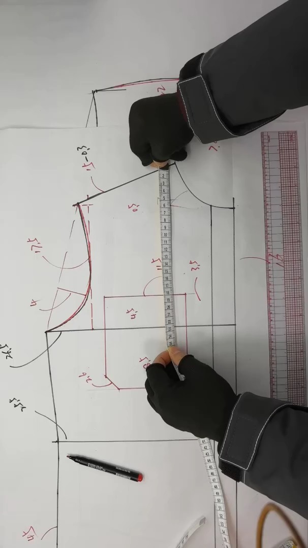 服装设计#男装制版教程,衬衫量版打板前幅绘制