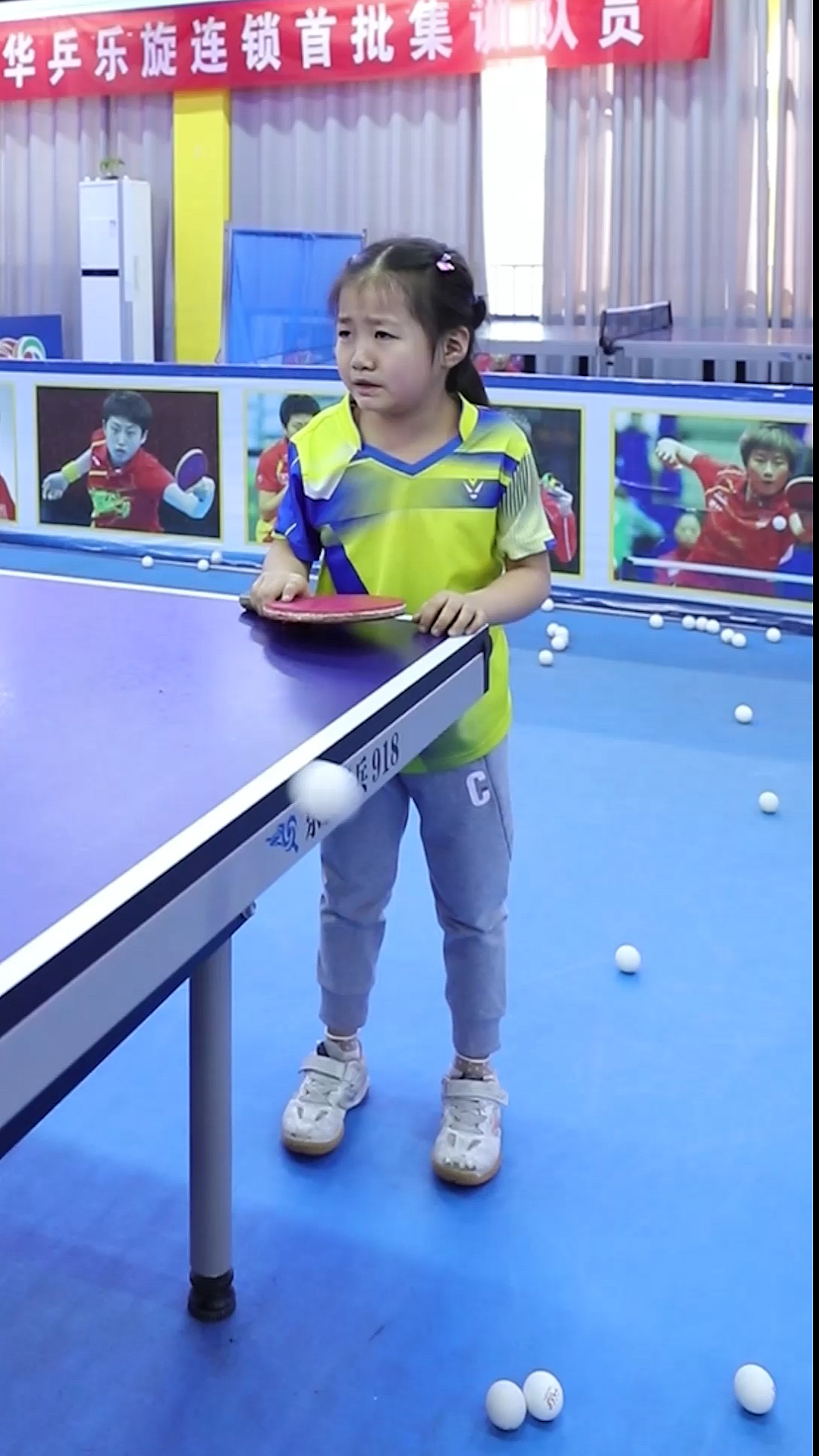 "面对教练的严厉训斥,6岁的小依依选择这样做!