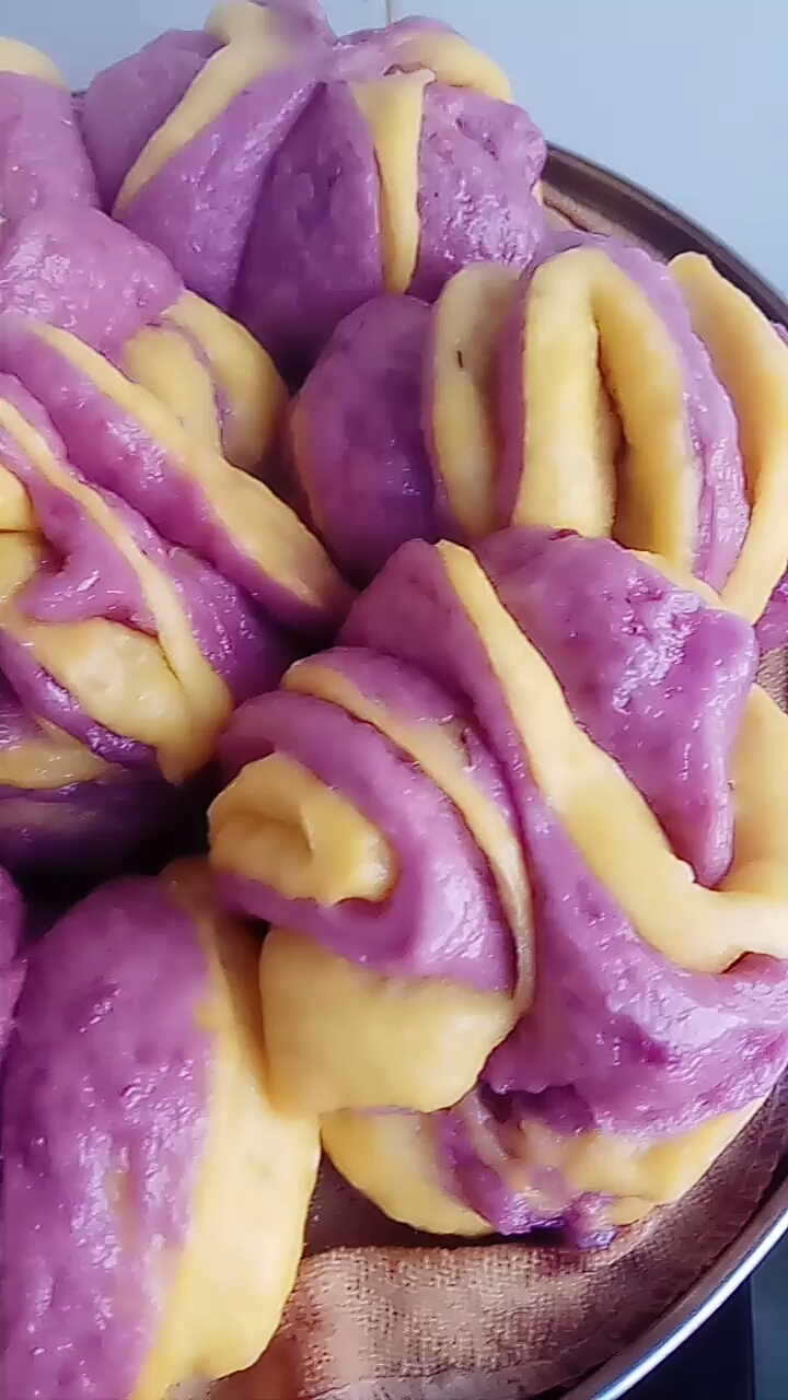 彩色花卷,南瓜和世薯泥发面