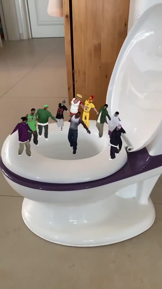 说要来我家玩结果在我马桶上跳广场舞