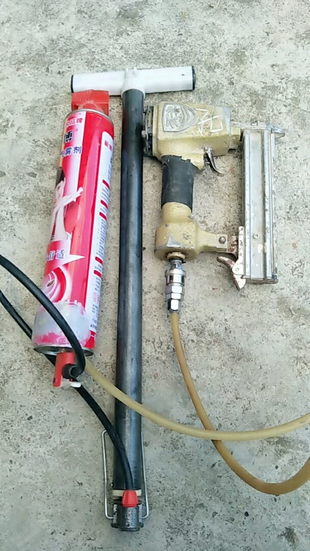 杀虫剂瓶自制空压机,家里随便修修补补还挺方便.