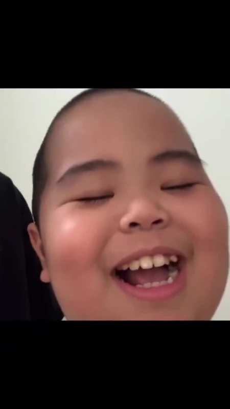 这个小朋友在马不停蹄的长大印尼小胖tatan