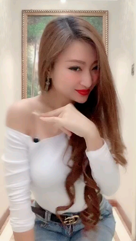 女人上半身是诱惑,下半身是陷阱.你说对不