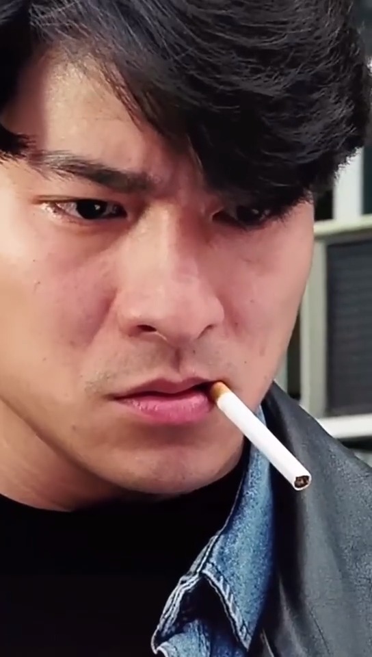 刘德华刘德华90年代演绎很多深情浪子的角色抽烟耍帅无敌的华仔