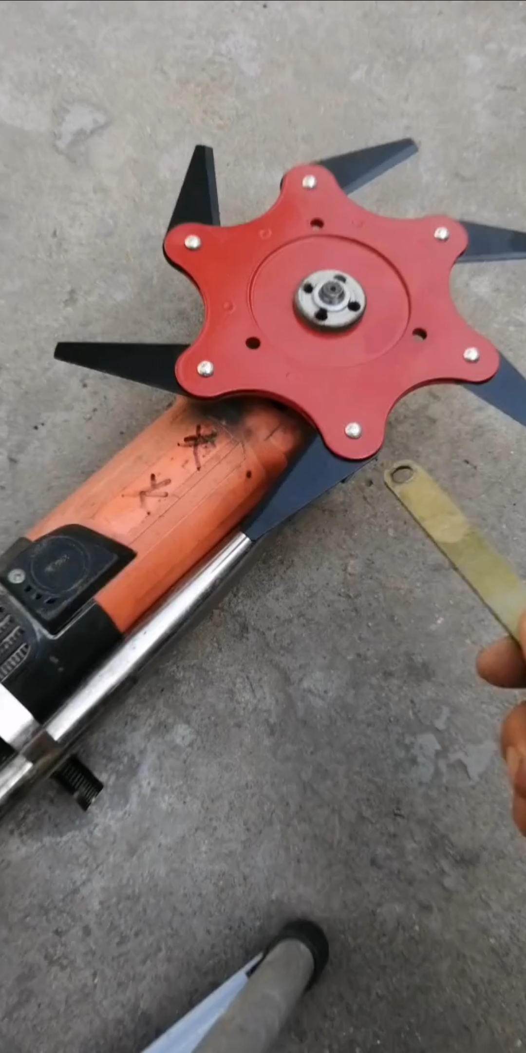 生活小妙招#自制除草神器