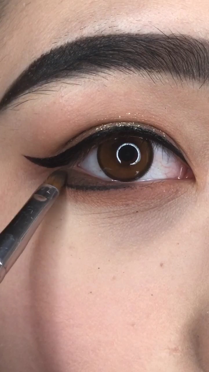 美女#不一样的精神小妹妆