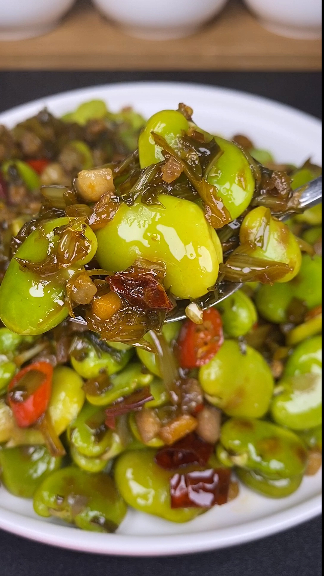 这个季节时令蔬菜,来一盘下饭的雪菜蚕豆