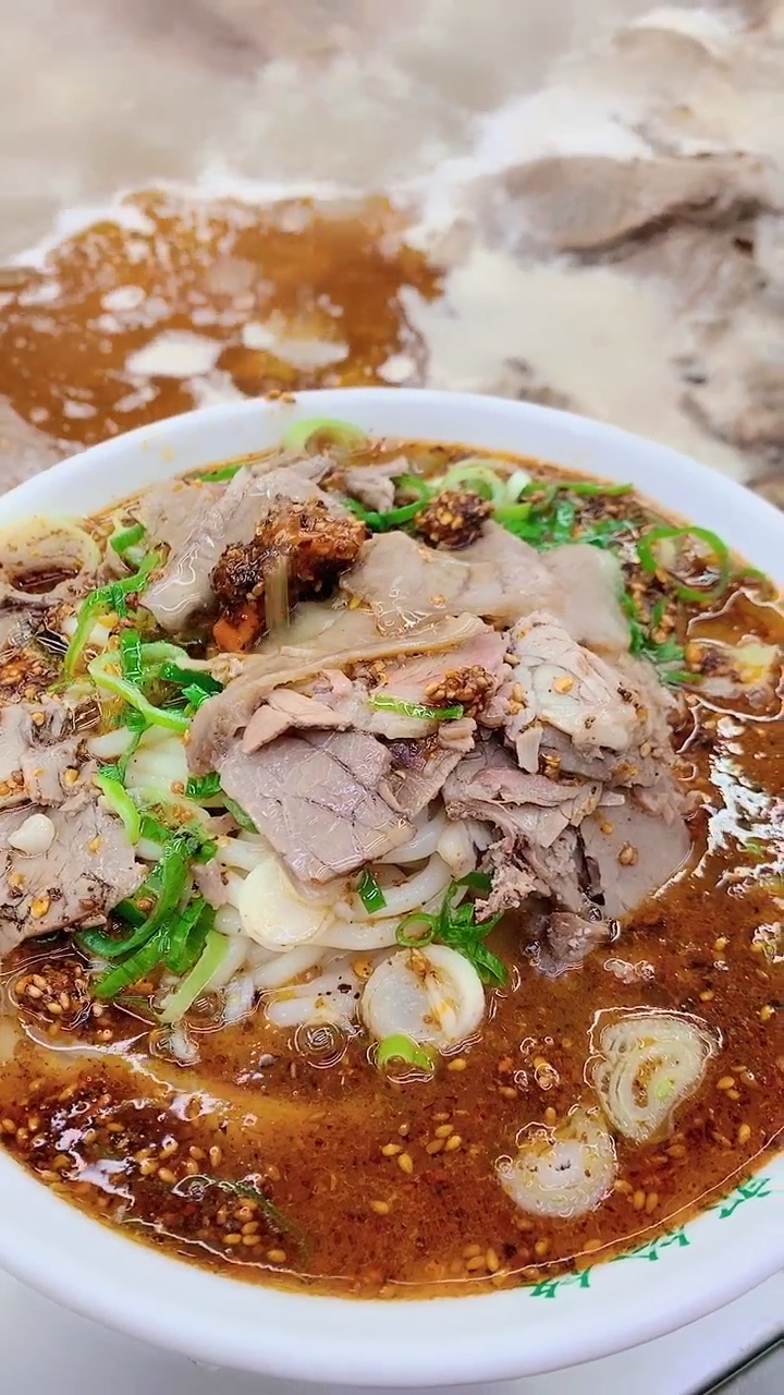 河南特色饸饹面 吃过的给个双击吧