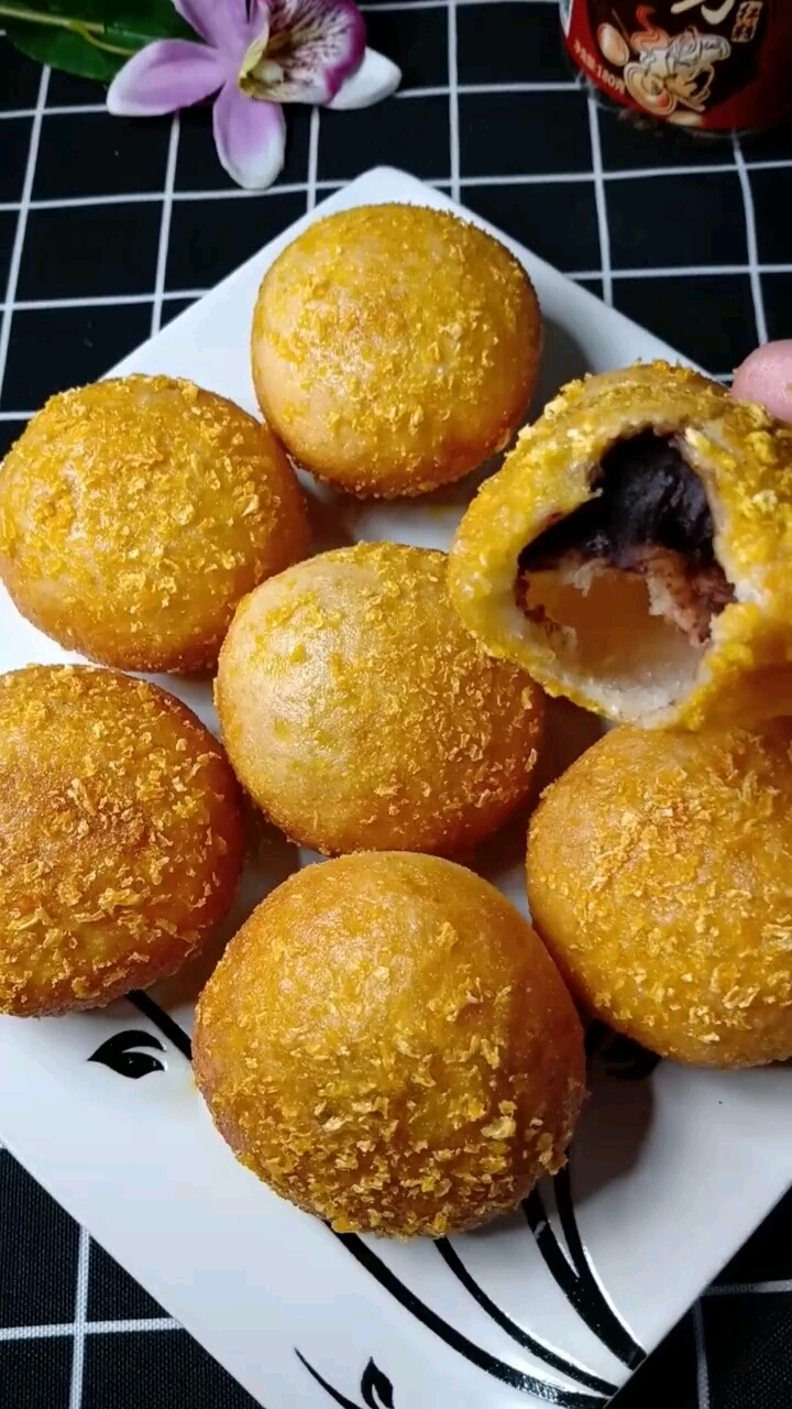 全民正能量#脆皮油炸糕,香甜软糯,个个空心.