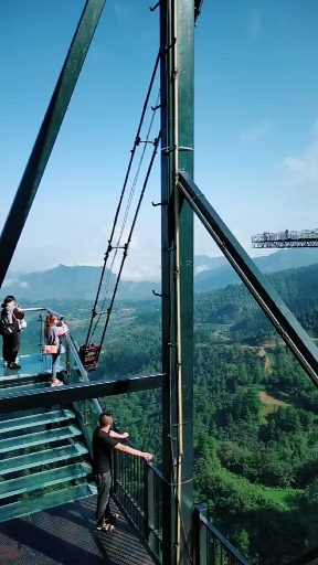 奥陶纪最高秋千,21米恐怖秋千