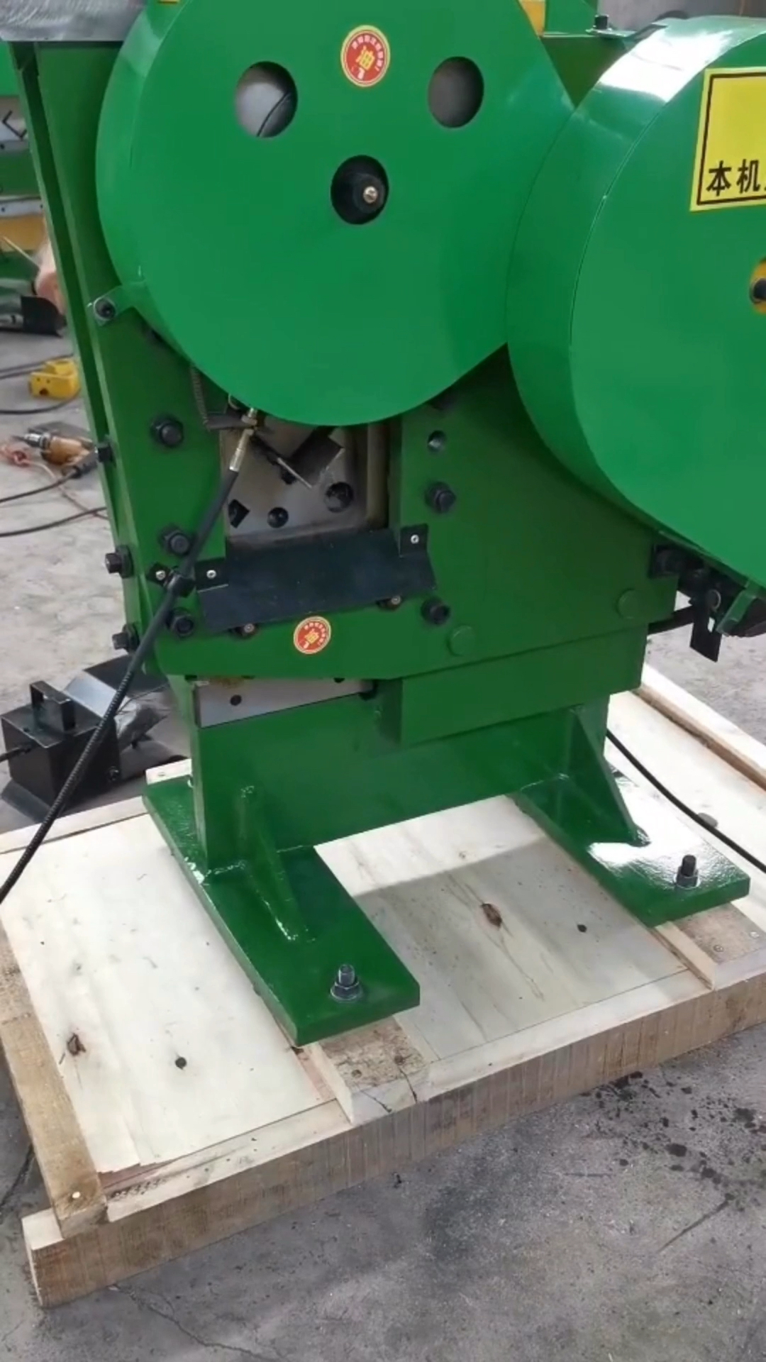 道宽角钢切断机 道宽槽钢切断机 道宽角钢冲孔机 道宽槽钢冲孔机 道宽