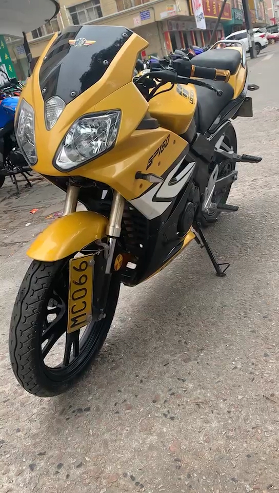 隆鑫宝马150跑车.