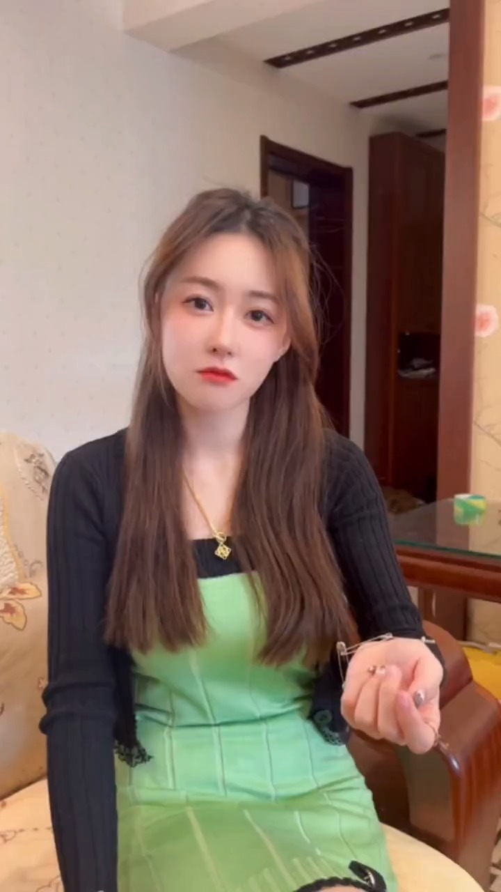 话说给咱家萱萱乐够呛低调奢华自制手链情侣vlog