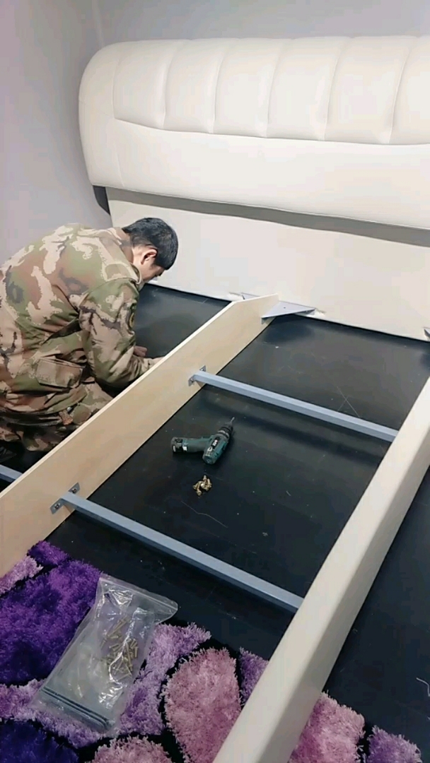 安装中, 皮床,高大尚哦