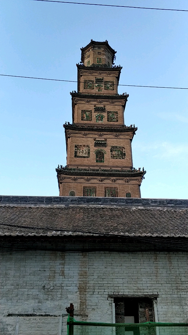 旅游进行时#山西临汾大云寺宝塔,俗称铁佛寺,始建于唐代,宝塔为清代