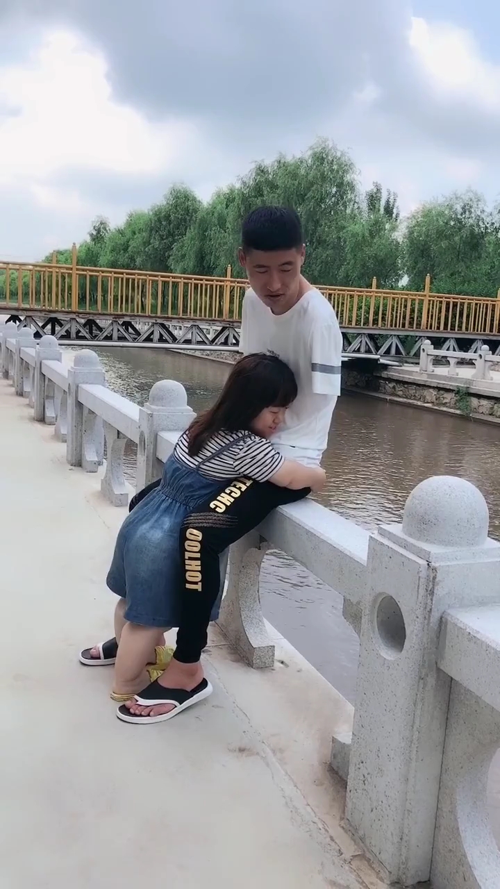 网红无臂少年和袖珍小媳妇,祝你们幸福健康