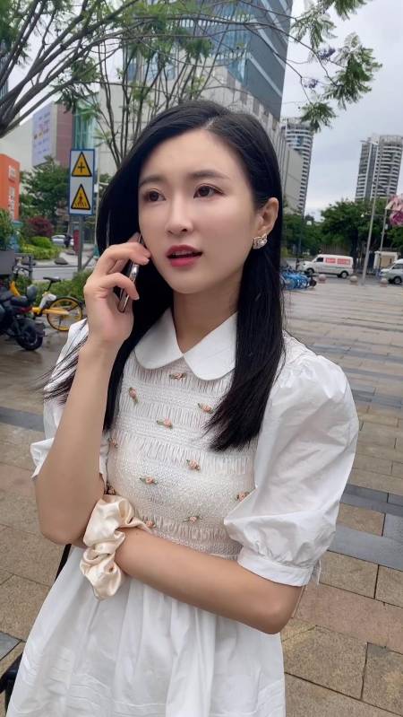 扫码下载度小视 发个视频 让别人知道 吴斯小姐姐呀 19.