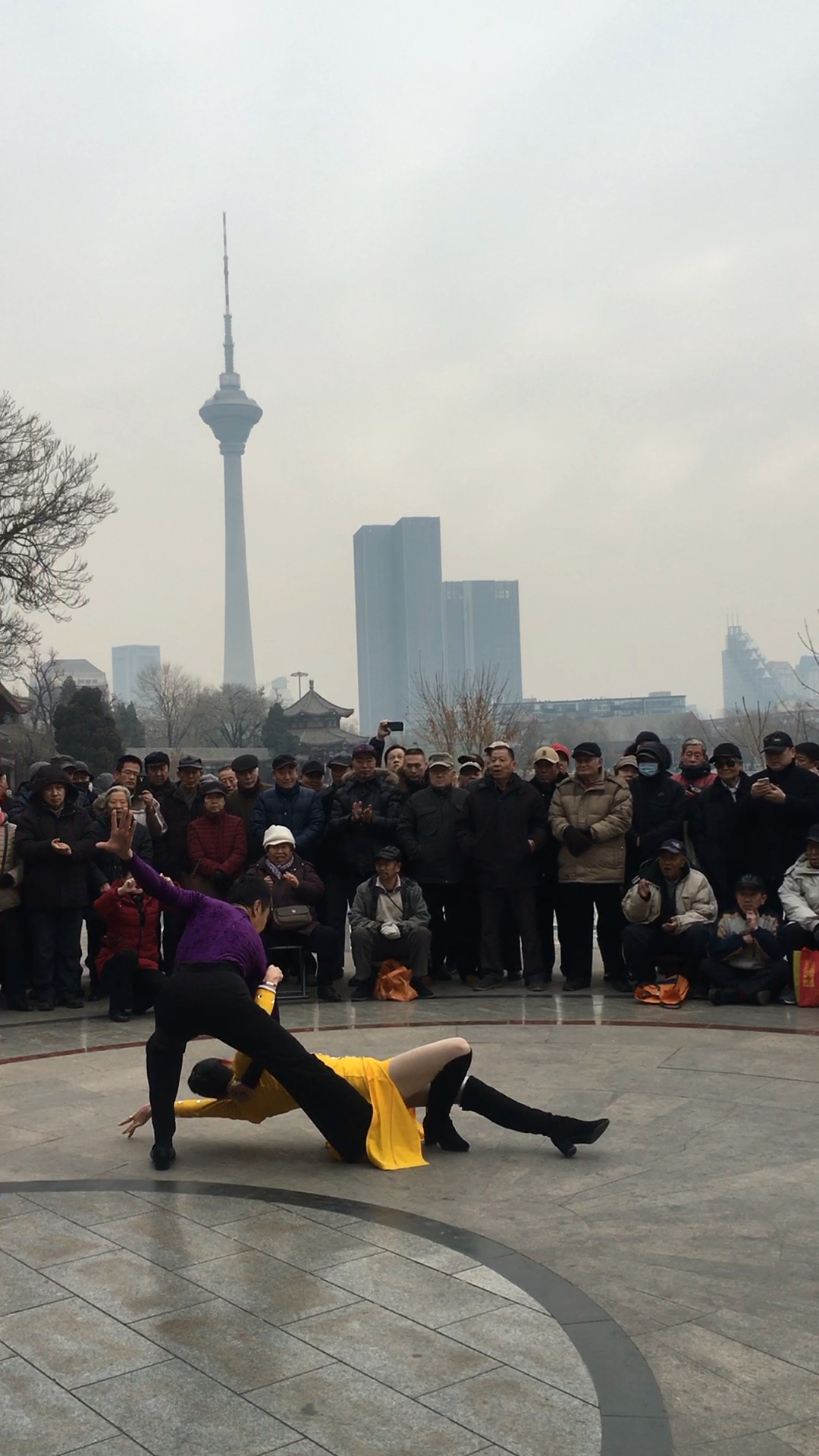 初春的天津水上公园,欢快的吉特巴舞走起!