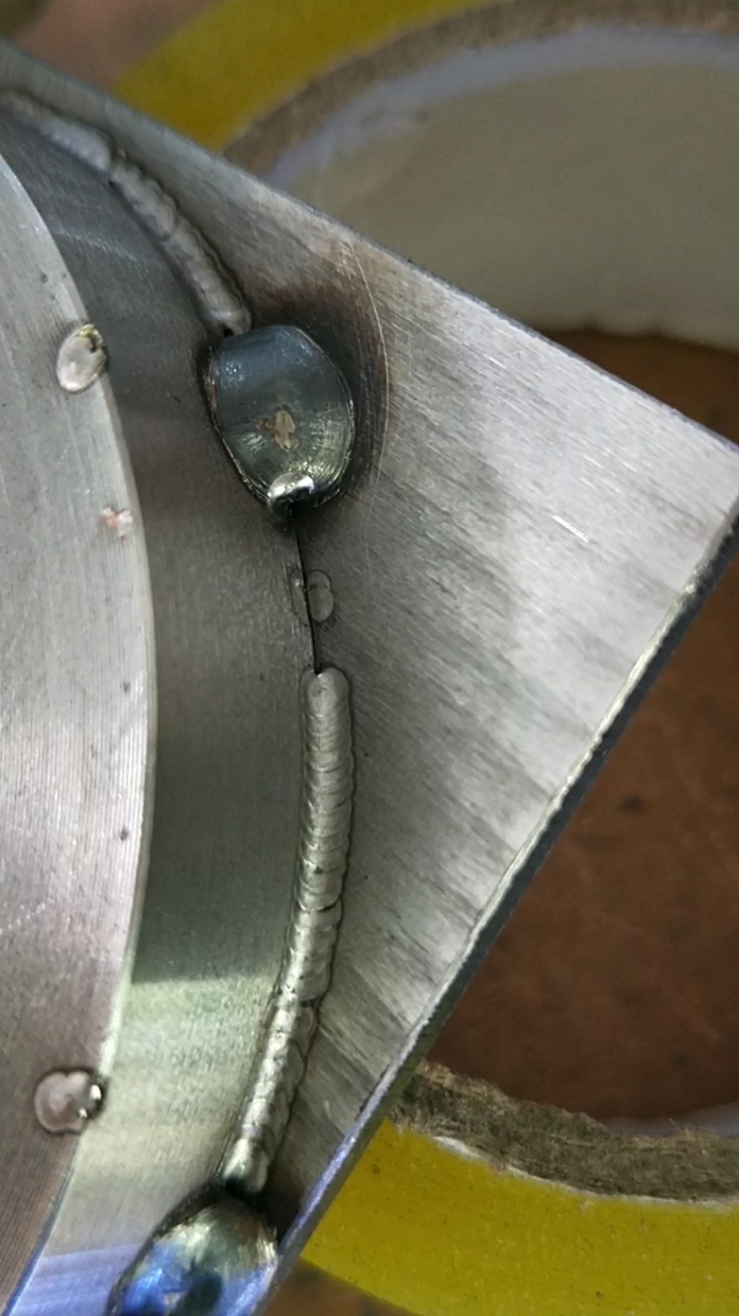 二保焊的大黑点和冷焊机焊点-度小视