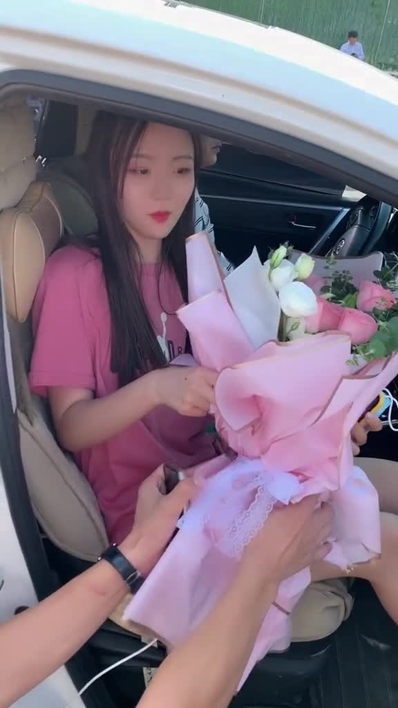 又一个城市的车展结束了门门本人