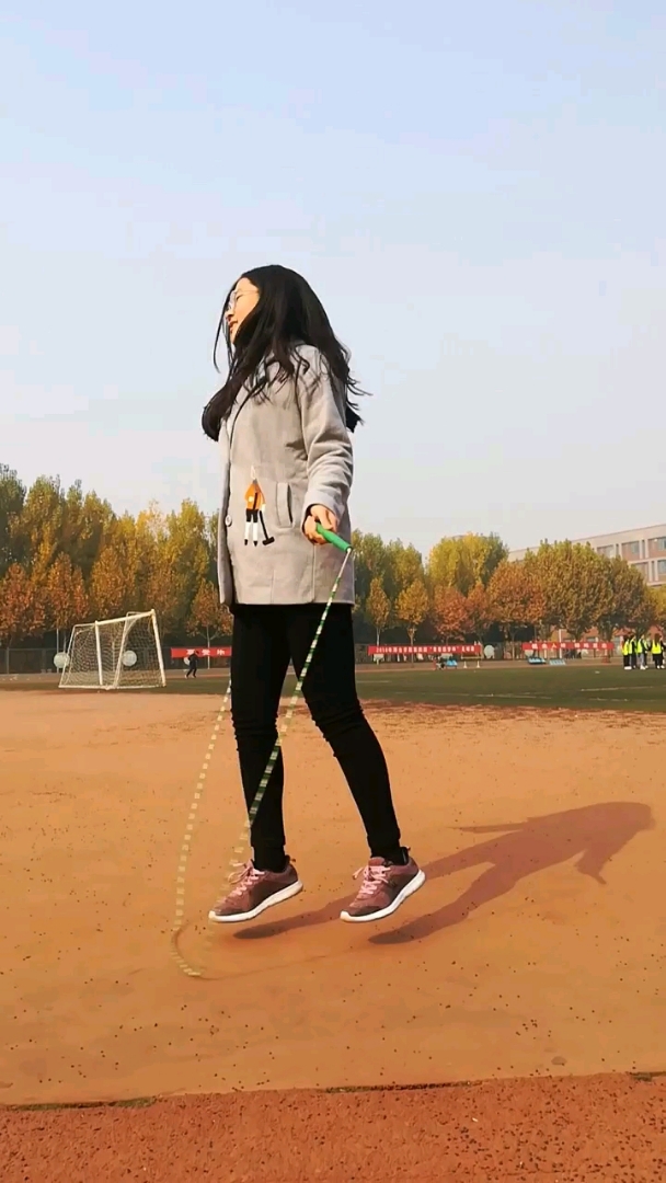 优秀如我#花样跳绳之弓步跳