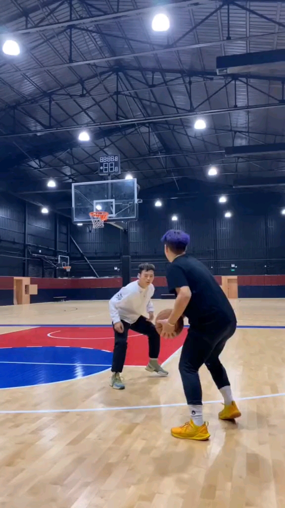 篮球裁判#这不是012步吗?怎么就走步