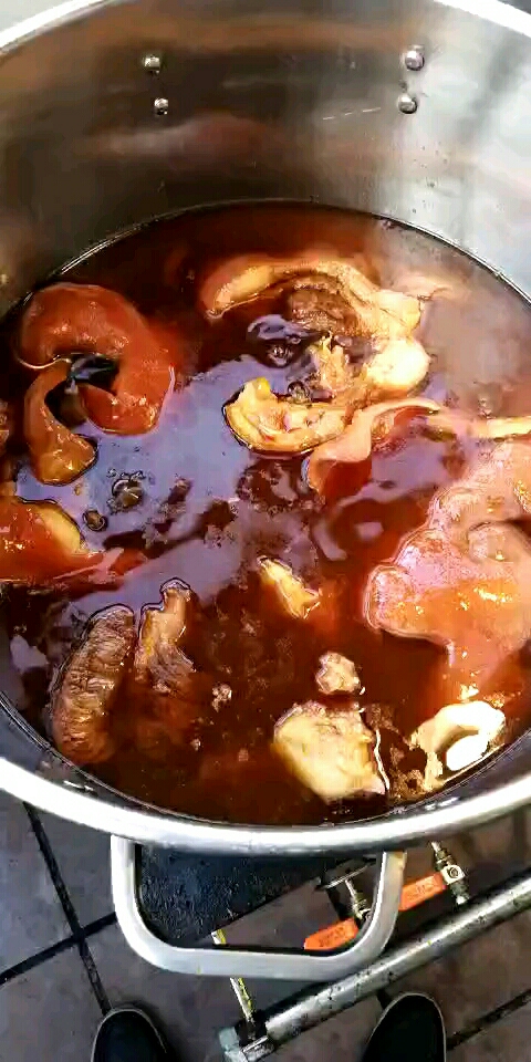 猪头肉出锅,吃货们流口水了吧