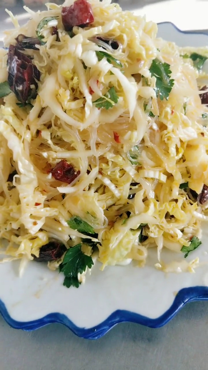 表情大比拼#喜哥教你粉丝拌白菜芯的做法