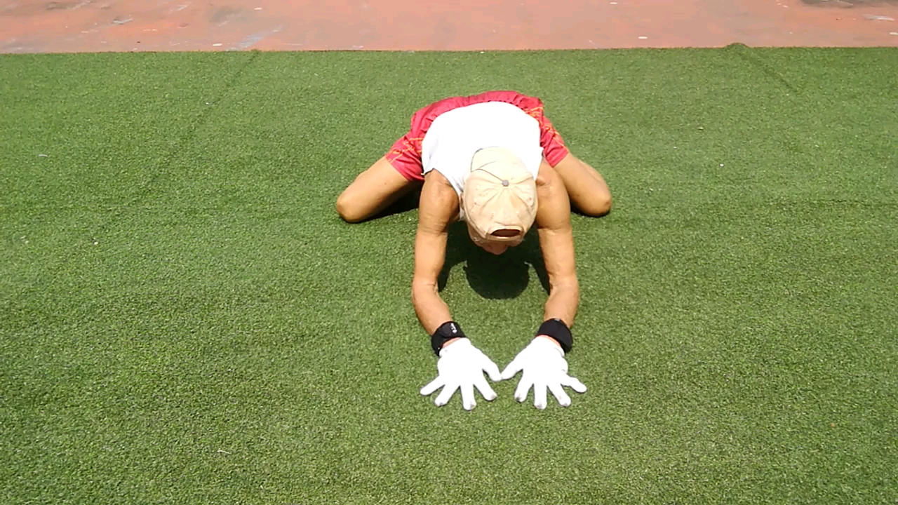 九十李伯★教学 "蛙式开胯横叉拉筋" (成型分解)演示