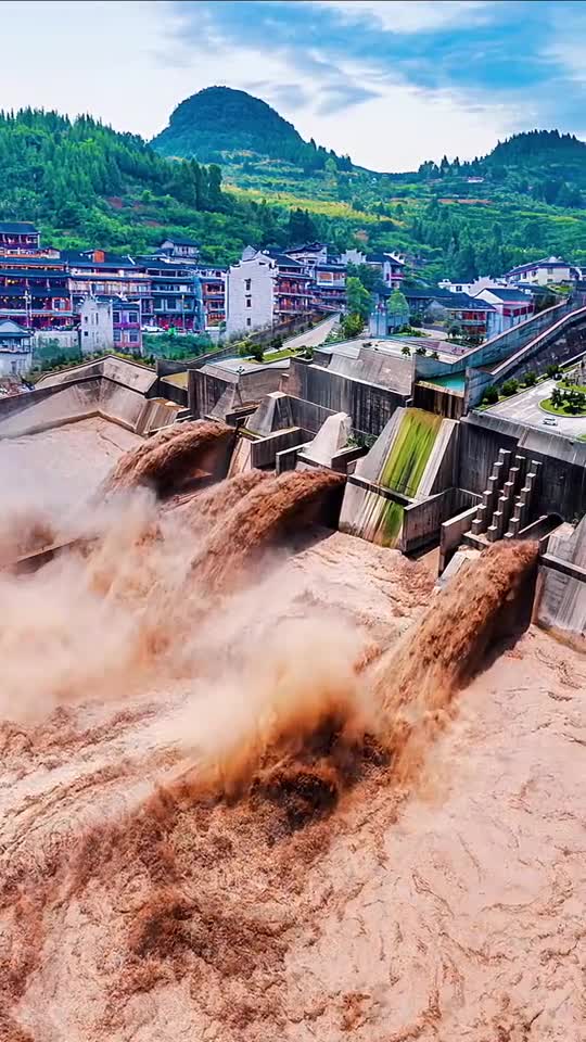 黄河最大的总阀门!河南小浪底大坝泄洪,愿江河无恙,愿河南平安!