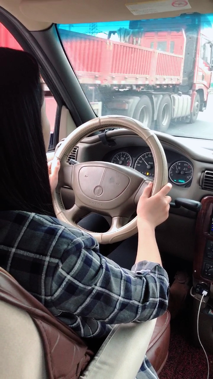 我要上热门#新手女司机第一次上高速,心慌手慌脚也慌