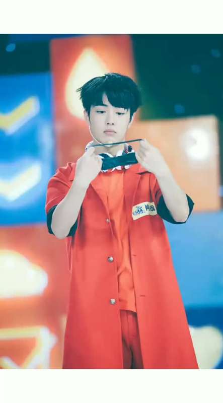 肖战参加综艺节目,前一秒是阳光男孩,下一秒一个眼神让人沦陷