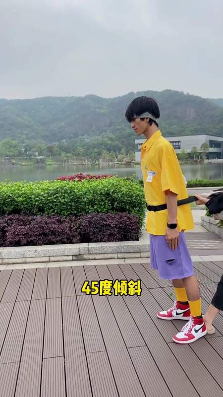 我来了～ 滑脚怪