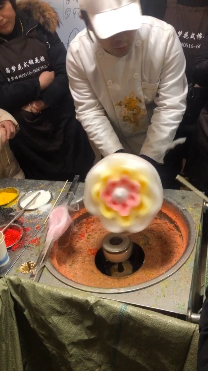 现场讲解花式棉花糖做法