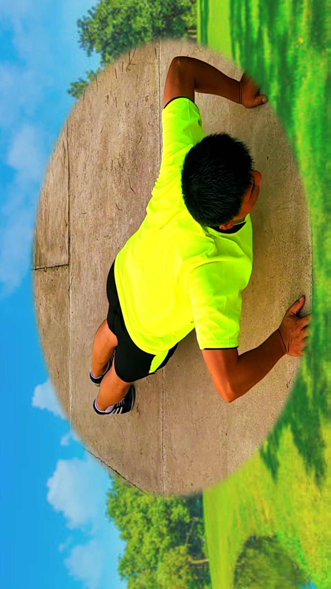 抓住夏天#有人天上飞,有人水上漂,俯卧撑走起,健身快乐常相伴.