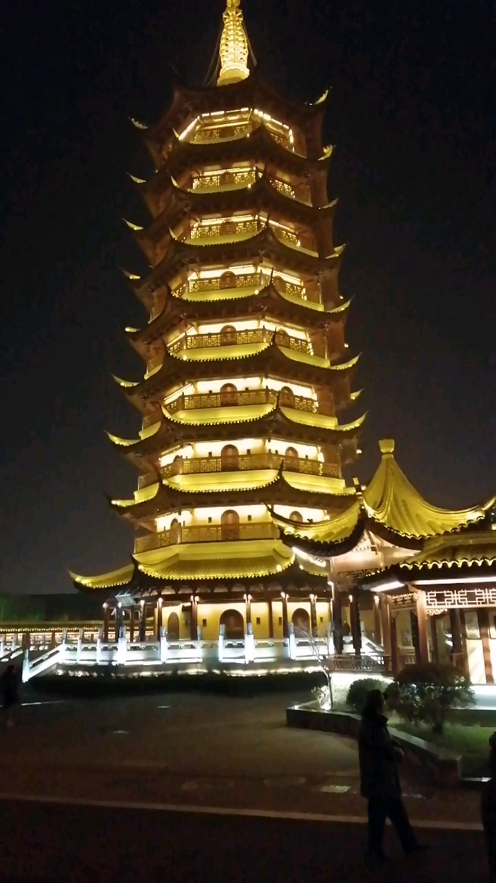 国师塔美景
