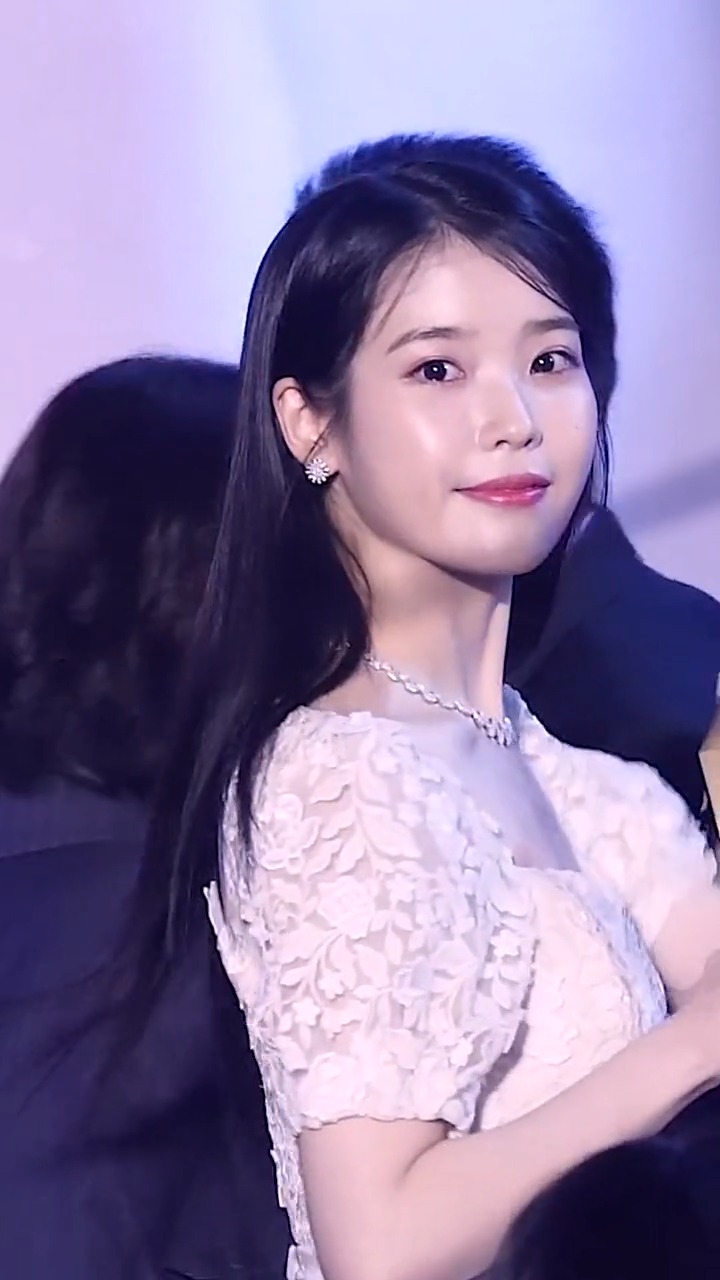 iu#李知恩的笑容太治愈了