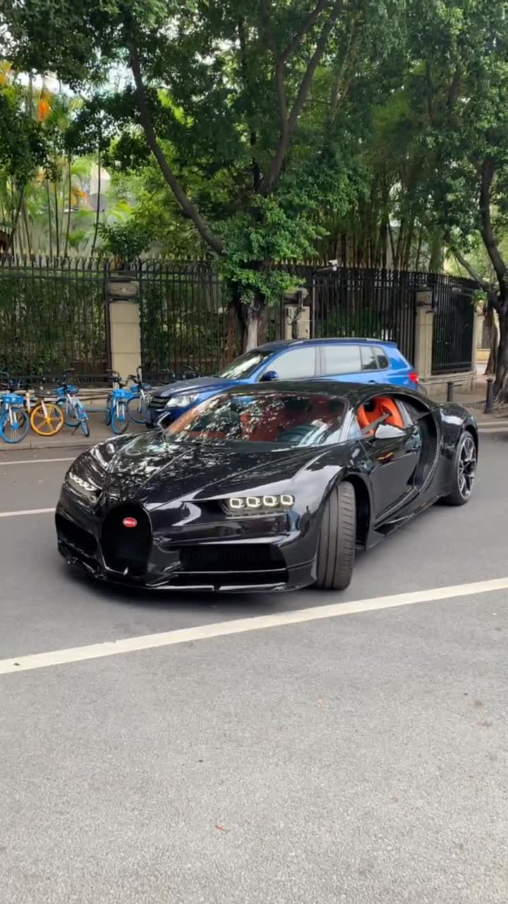 中国唯一一台布加迪,光是车灯就可以买一辆劳斯莱斯