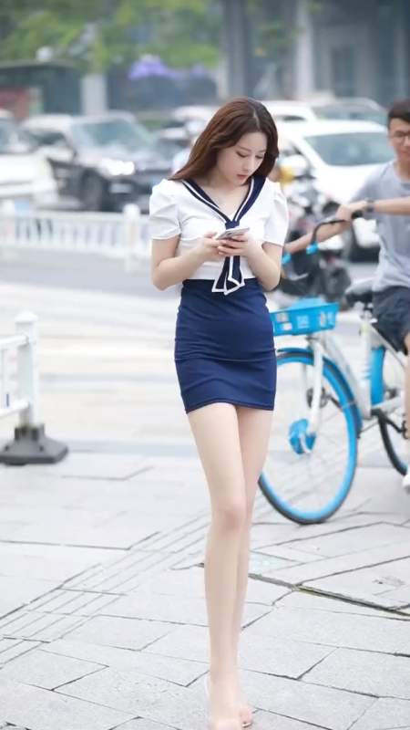 回复 秋梵玉泉0610天前 大长腿美女 回复 2 评论届帅比代表:腿长一米