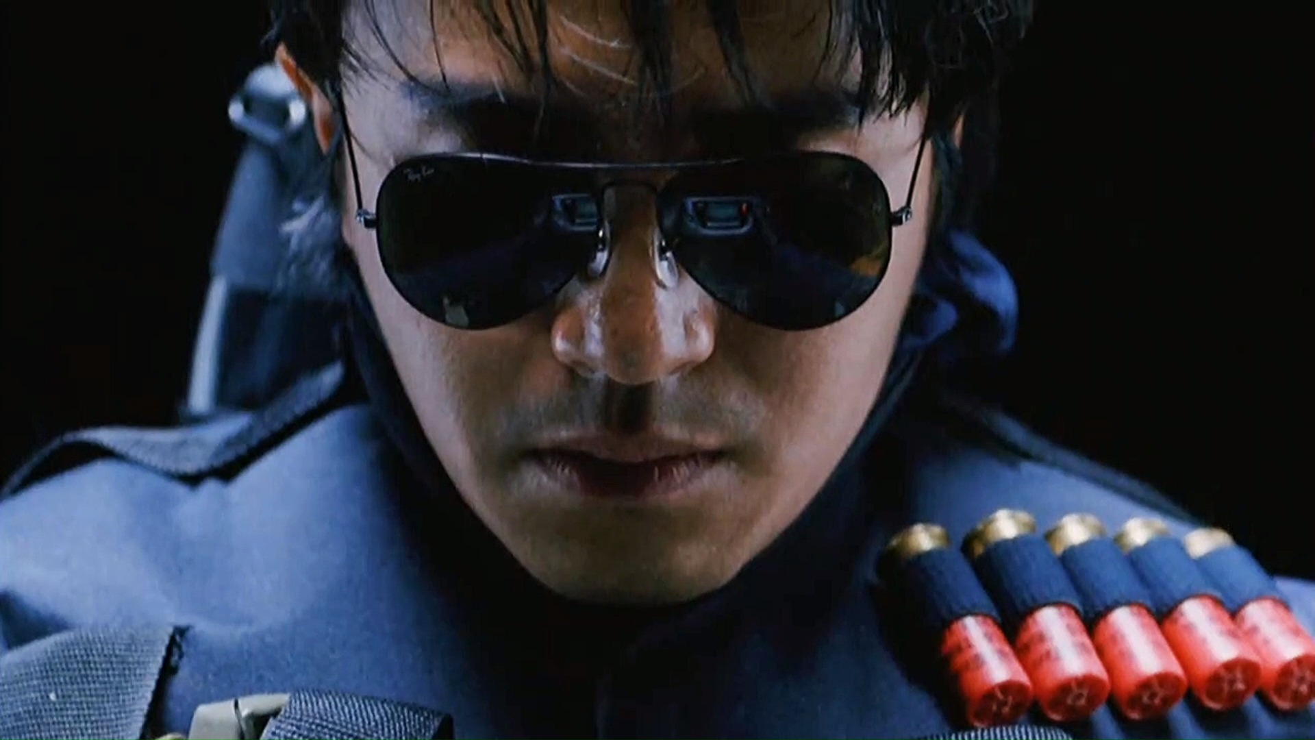 周星驰#周星星(周星驰饰)飞虎队超帅慢镜头