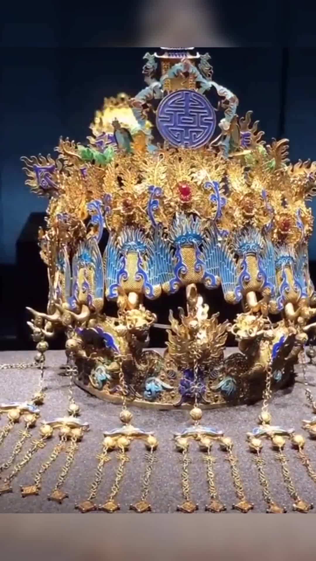 我要上热门#这是一品诰命夫人的凤冠,堪称精美绝伦的艺术珍品,看撞换