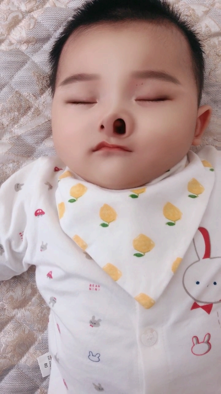 家有萌宝#已确认了没有鼻