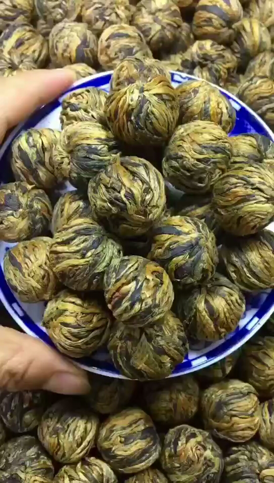 凤庆滇红(龙珠)绣球,纯手工制作古树茶做的红茶味道非常优质,内质更为