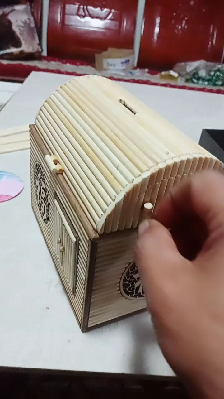 一次性筷子制作纸抽盒加储钱罐-度小视