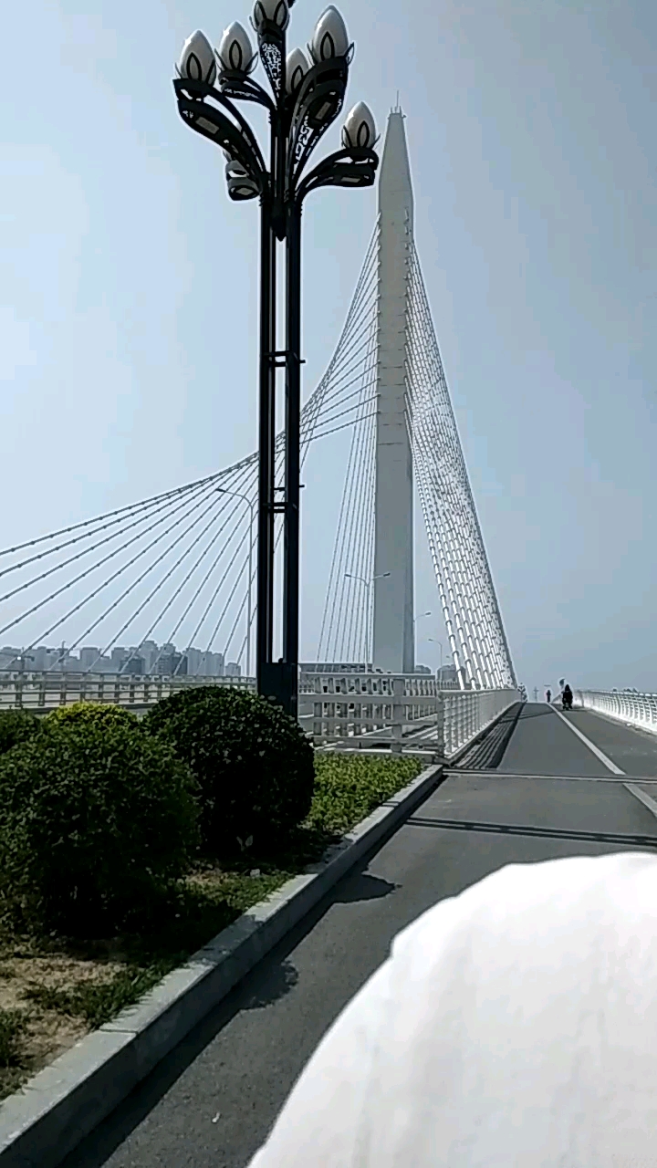 晚上的夜景更漂亮奥欢迎来到芦台大帝国