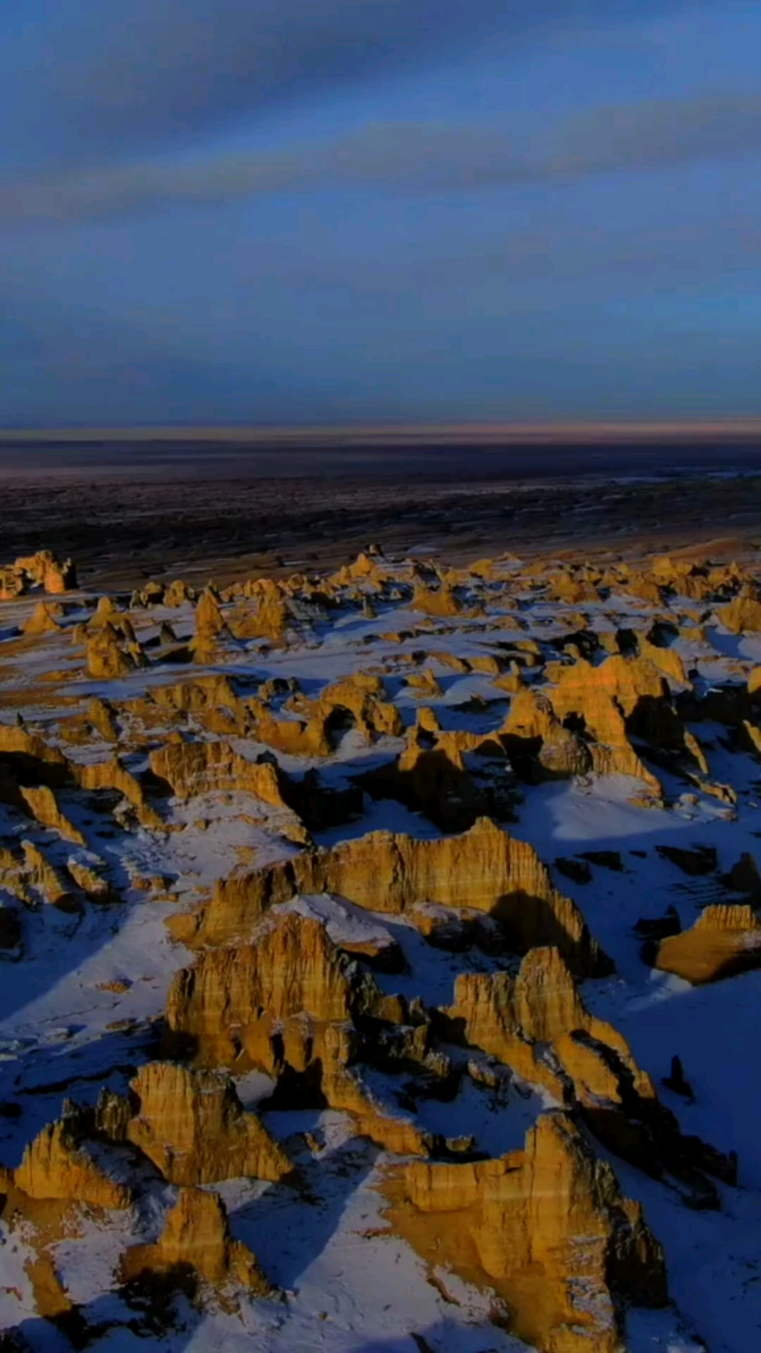 带上全民去旅行#航拍青海海西俄博梁雅丹地貌